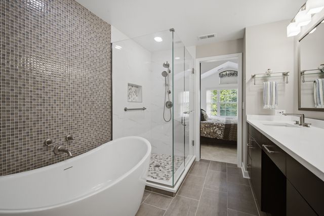 3028 Lexington Lane, Glenview, IL 60026