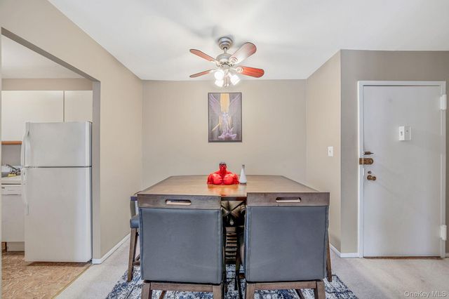 460 Old Town Road APT 5-M, Port Jefferson Station, NY 11776