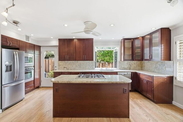 755 Northampton Drive, Palo Alto, CA 94303