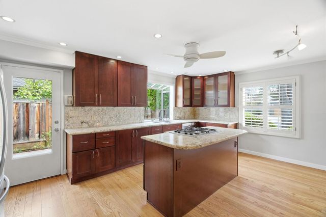 755 Northampton Drive, Palo Alto, CA 94303