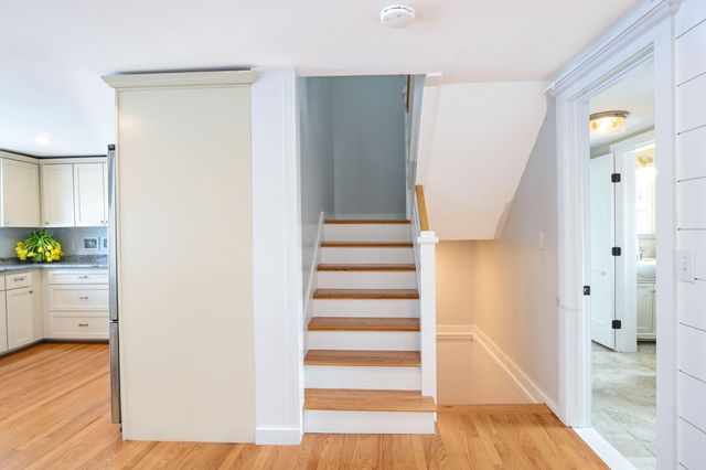 6 Burg Avenue, Sandwich, MA 02563