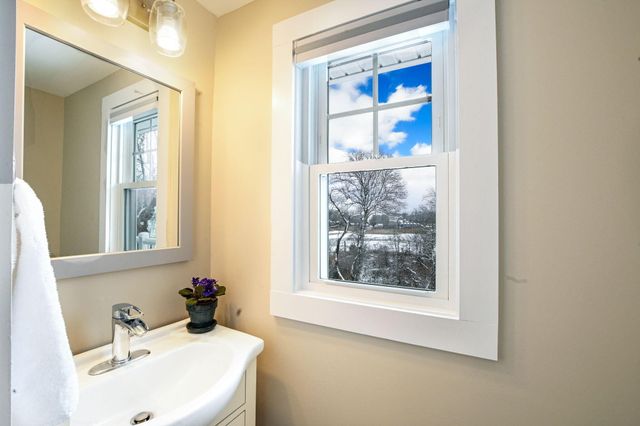 6 Burg Avenue, Sandwich, MA 02563