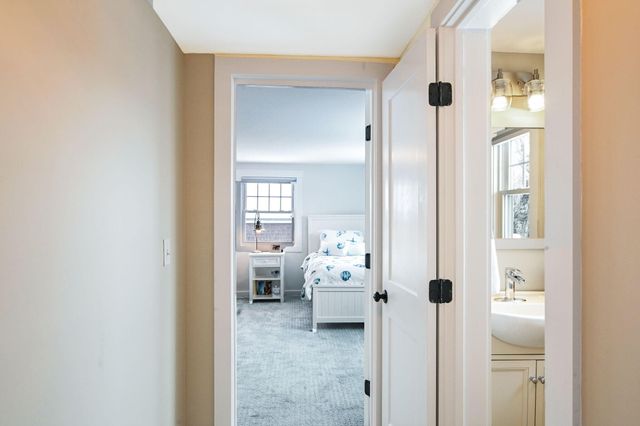 6 Burg Avenue, Sandwich, MA 02563