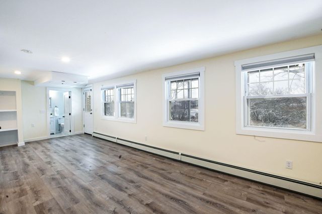 6 Burg Avenue, Sandwich, MA 02563