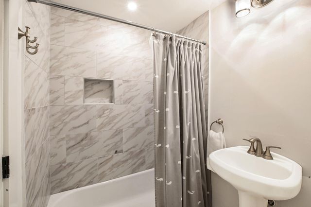 6 Burg Avenue, Sandwich, MA 02563