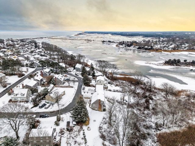 6 Burg Avenue, Sandwich, MA 02563