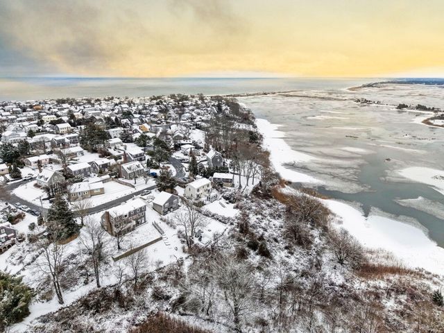 6 Burg Avenue, Sandwich, MA 02563