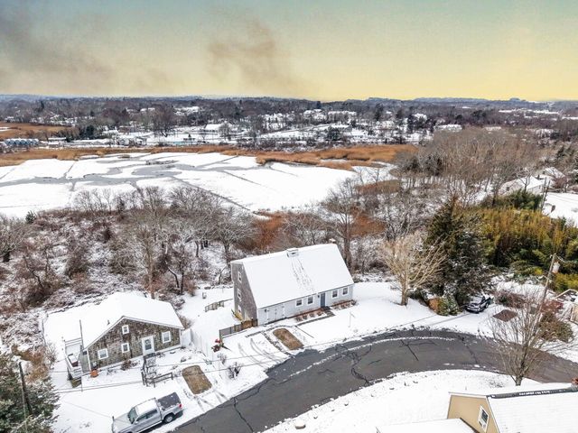 6 Burg Avenue, Sandwich, MA 02563