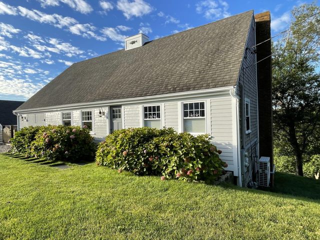 6 Burg Avenue, Sandwich, MA 02563