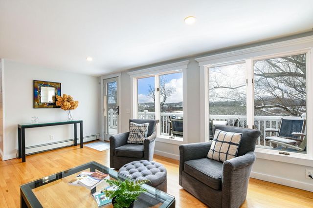 6 Burg Avenue, Sandwich, MA 02563