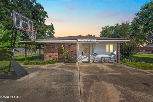 112 First Street, Youngsville, LA 70592