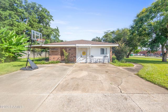 112 First Street, Youngsville, LA 70592