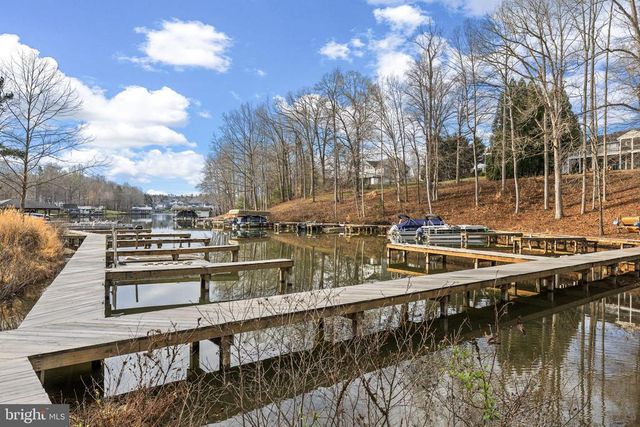5802 WILLOW TREE CT, Mineral, VA 23117