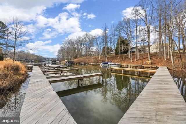 5802 WILLOW TREE CT, Mineral, VA 23117