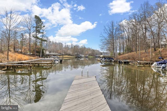 5802 WILLOW TREE CT, Mineral, VA 23117