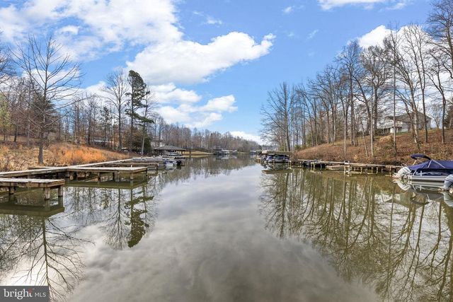 5802 WILLOW TREE CT, Mineral, VA 23117