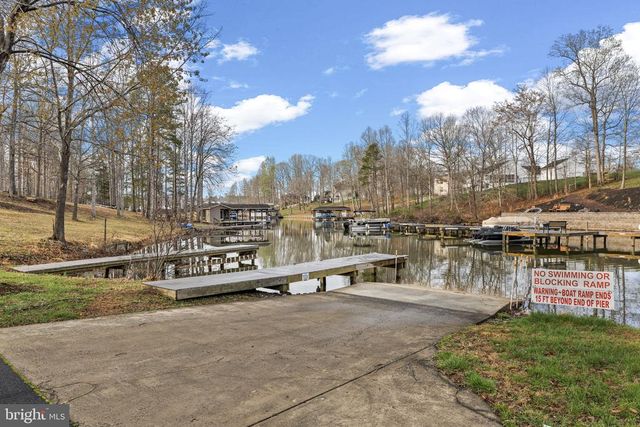 5802 WILLOW TREE CT, Mineral, VA 23117
