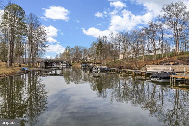 5802 WILLOW TREE CT, Mineral, VA 23117