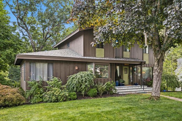 3 Eastbrook Drive, Nashua, NH 03060