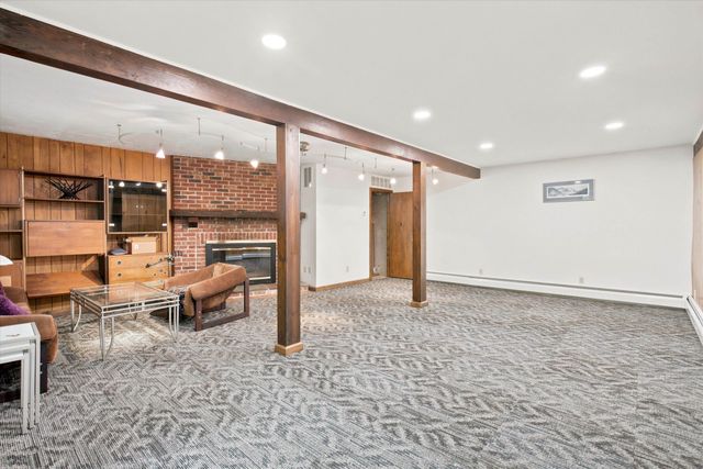 3 Eastbrook Drive, Nashua, NH 03060