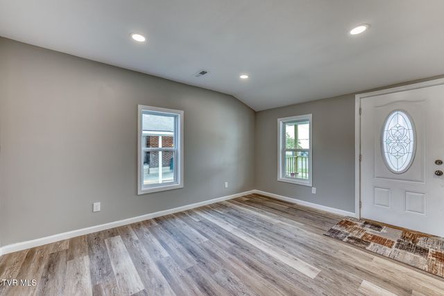 806 4th Street, Elizabethton, TN 37643