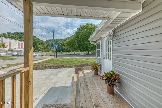 806 4th Street, Elizabethton, TN 37643