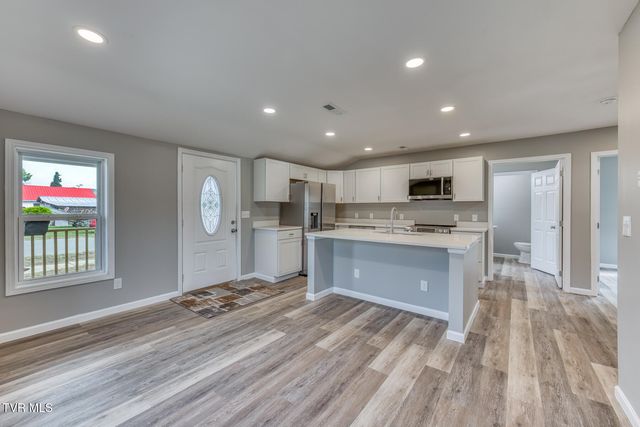806 4th Street, Elizabethton, TN 37643