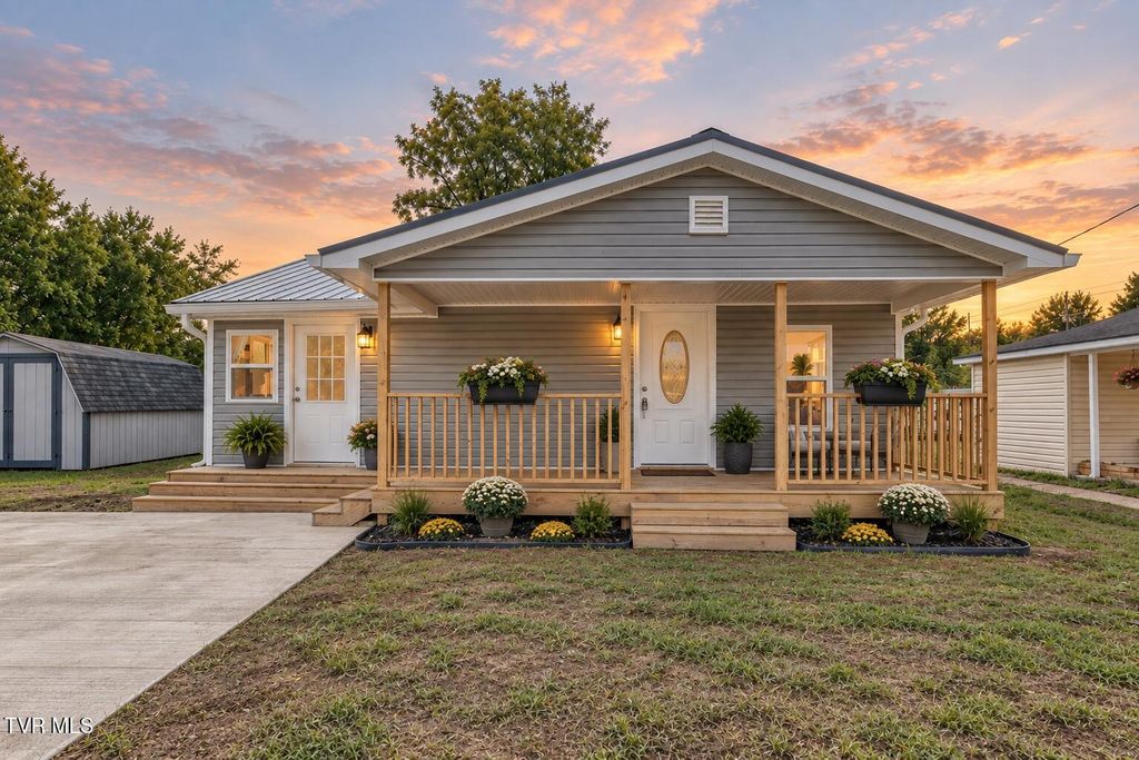 806 4th Street, Elizabethton, TN 37643