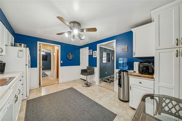 208 Crescent Garden Dr, Penn Hills, PA 15235