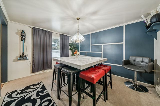 208 Crescent Garden Dr, Penn Hills, PA 15235