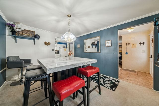 208 Crescent Garden Dr, Penn Hills, PA 15235