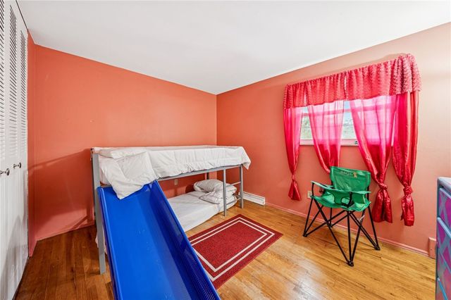 208 Crescent Garden Dr, Penn Hills, PA 15235