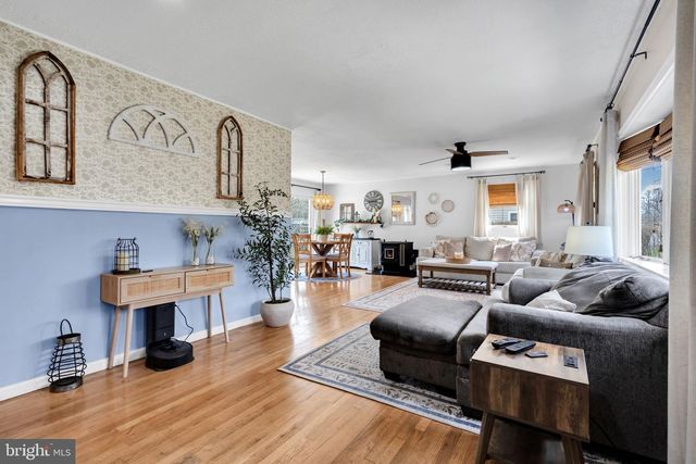 7 CHESTNUT DR, Jackson, NJ 08527