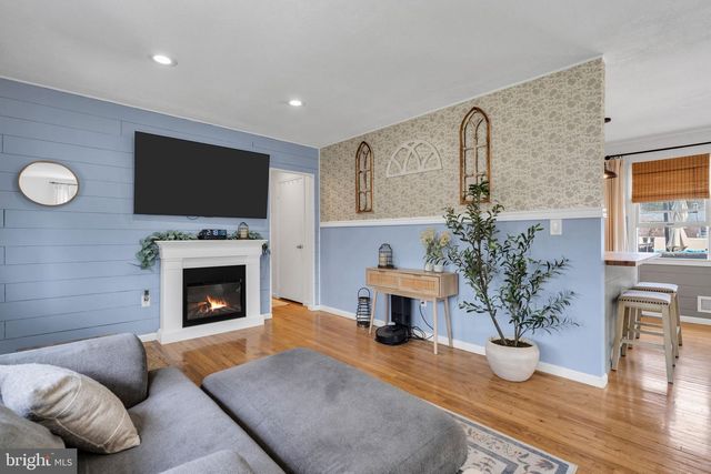 7 CHESTNUT DR, Jackson, NJ 08527