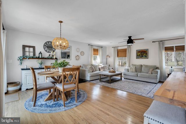 7 CHESTNUT DR, Jackson, NJ 08527