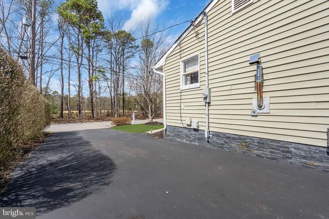 7 CHESTNUT DR, Jackson, NJ 08527