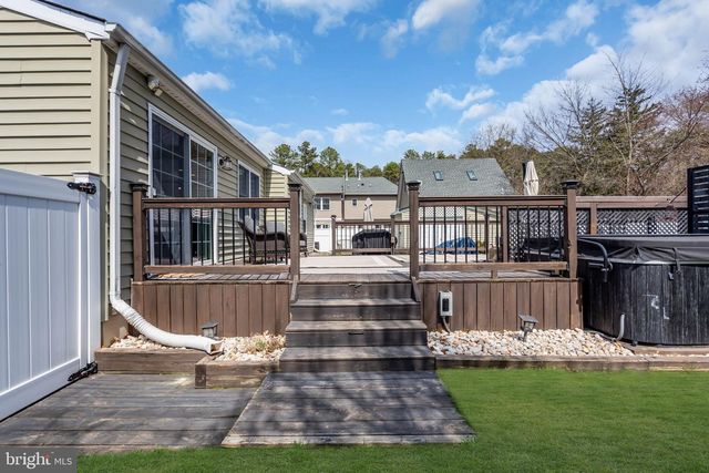7 CHESTNUT DR, Jackson, NJ 08527