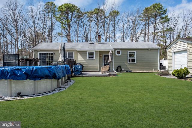 7 CHESTNUT DR, Jackson, NJ 08527