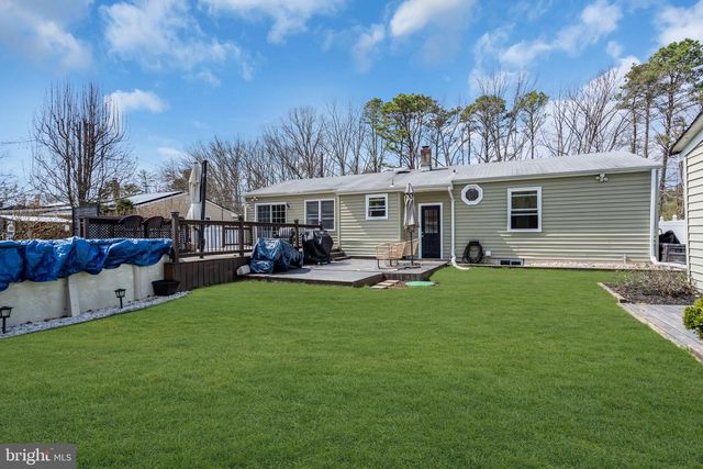 7 CHESTNUT DR, Jackson, NJ 08527