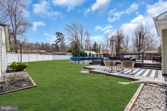 7 CHESTNUT DR, Jackson, NJ 08527