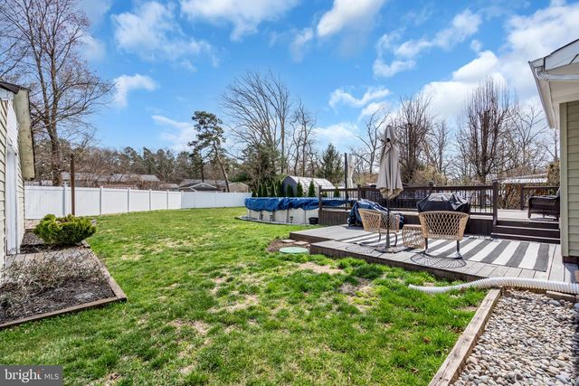 7 CHESTNUT DR, Jackson, NJ 08527