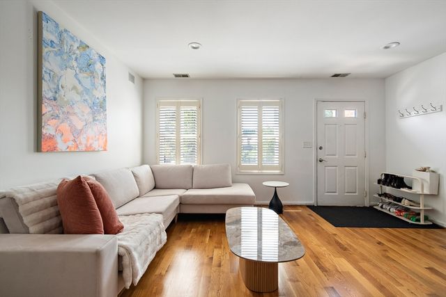 82 Captains Row 82, Chelsea, MA 02150