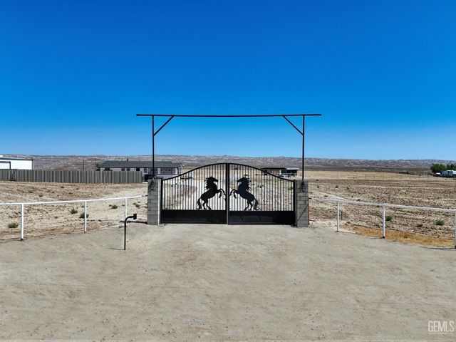 27580 Tamarisk Road, Taft, CA 93268