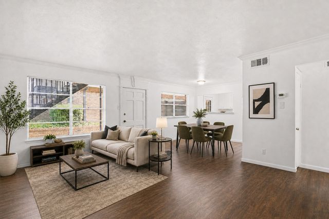 7929 Royal Lane 121, Dallas, TX 75230