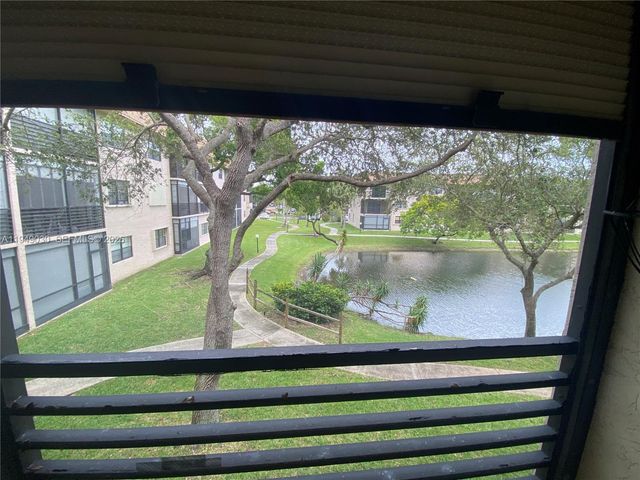 6090 N Sabal Palm Blvd 208, Tamarac, FL 33319