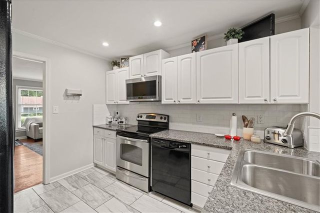 2300 W 79th Street, Prairie Village, KS 66208