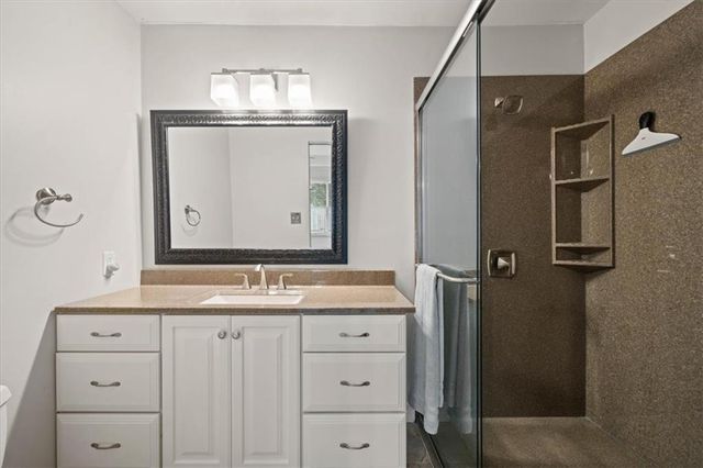 2300 W 79th Street, Prairie Village, KS 66208