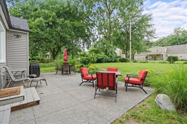 2300 W 79th Street, Prairie Village, KS 66208