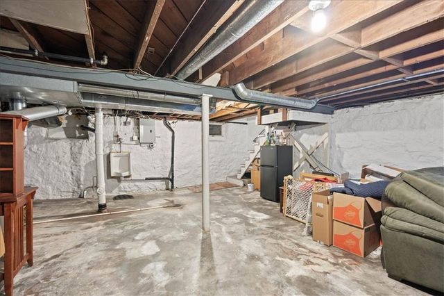 2300 W 79th Street, Prairie Village, KS 66208