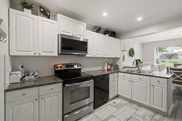 2300 W 79th Street, Prairie Village, KS 66208
